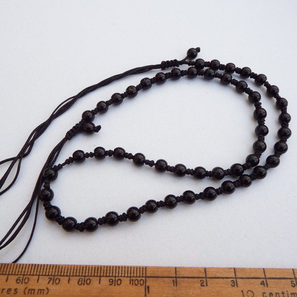 10.58grams Black Onyx Gemstone Necklace - Picture 8 of 11